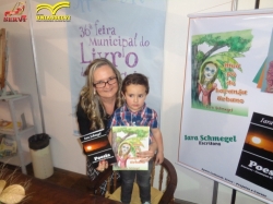 LANÇAMENTO DOS LIVROS DA POETISA IARA SCHMEGEL A 36ª FEIRA DO LIVRO DE CAMAQUÃ